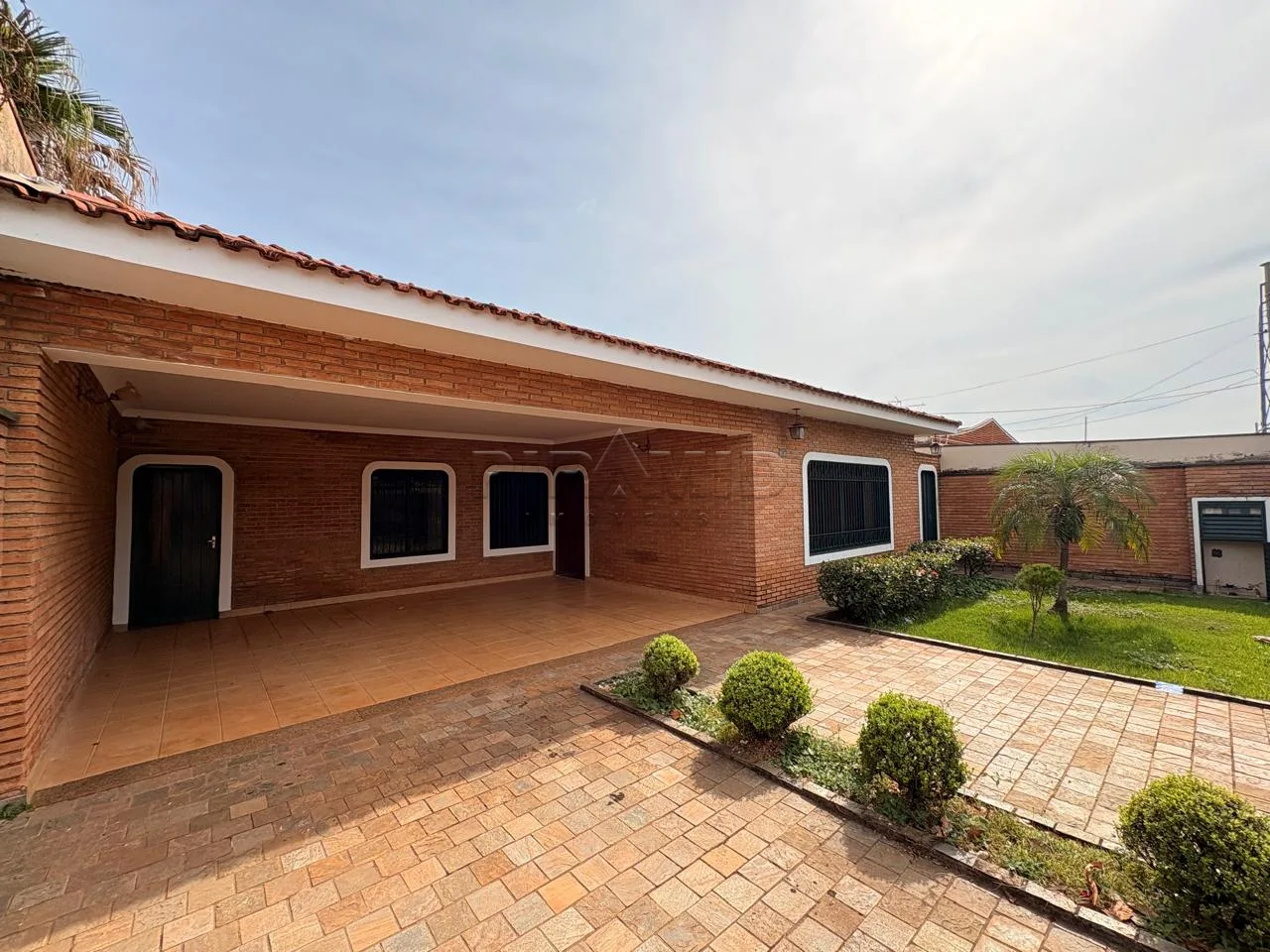 Alugar Casa / Padr&atilde;o em Ribeir&atilde;o Preto R$ 3.800,00 - Foto 1
