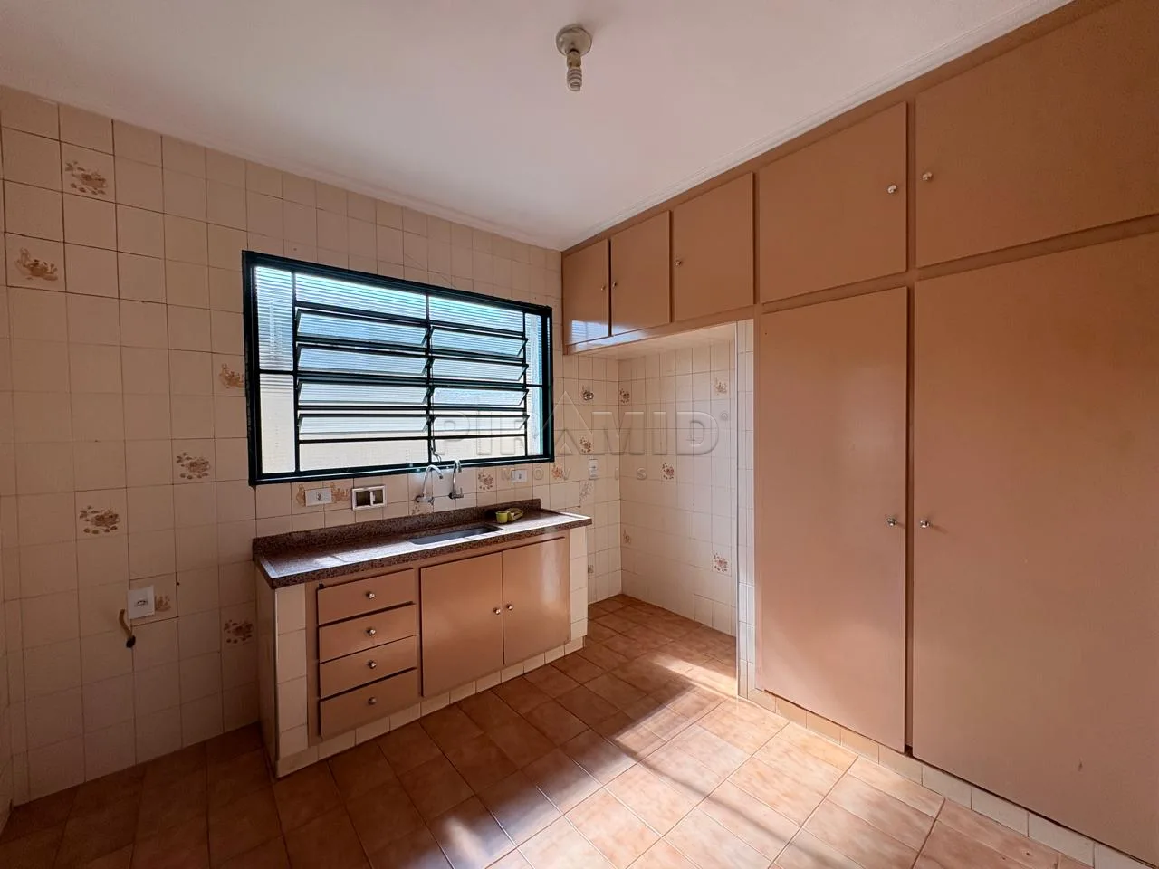 Alugar Casa / Padr&atilde;o em Ribeir&atilde;o Preto R$ 3.800,00 - Foto 12