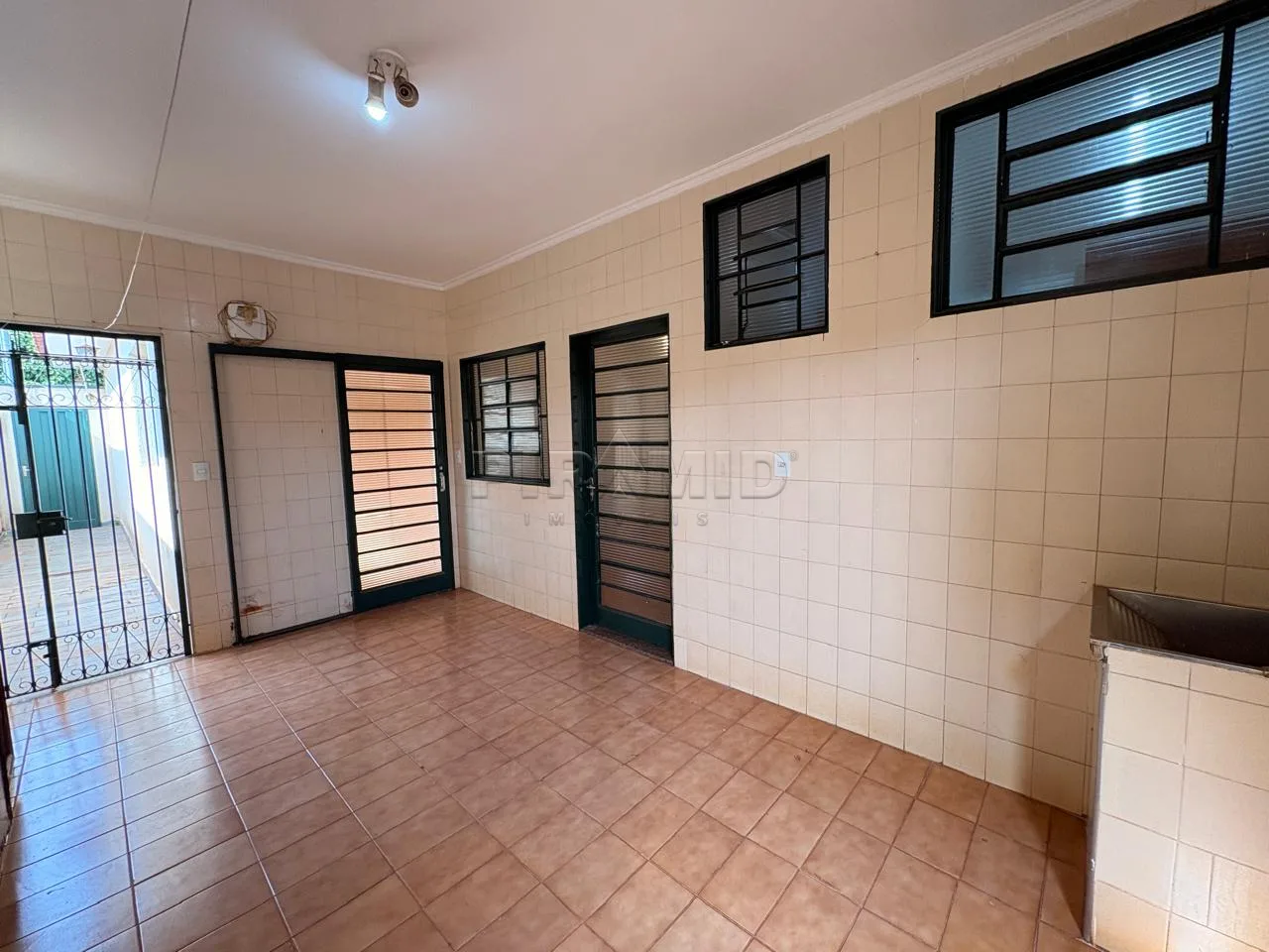 Alugar Casa / Padr&atilde;o em Ribeir&atilde;o Preto R$ 3.800,00 - Foto 13