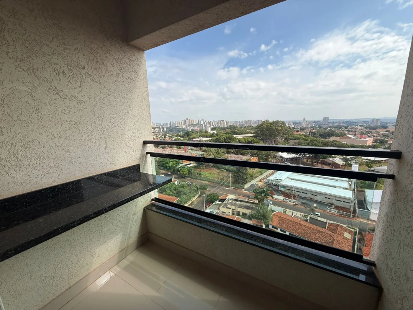 Alugar Apartamento / Kitchnet em Ribeir&atilde;o Preto R$ 1.900,00 - Foto 3