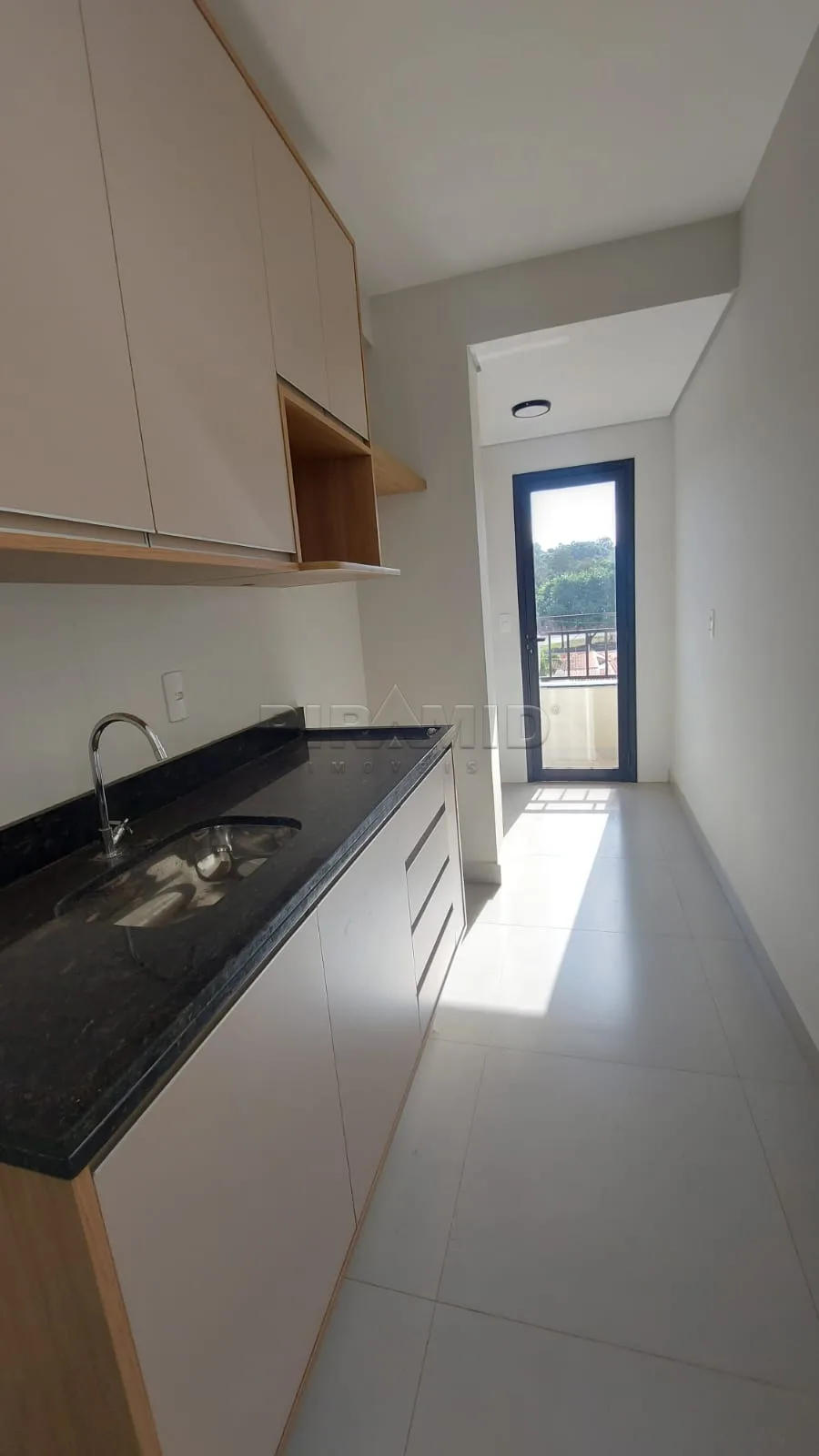 Alugar Apartamento / Padr&atilde;o em Ribeir&atilde;o Preto R$ 2.000,00 - Foto 1