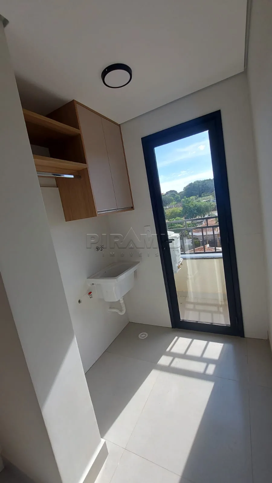 Alugar Apartamento / Padr&atilde;o em Ribeir&atilde;o Preto R$ 2.000,00 - Foto 2