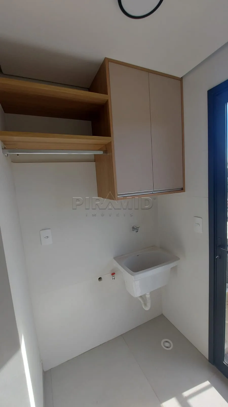 Alugar Apartamento / Padr&atilde;o em Ribeir&atilde;o Preto R$ 2.000,00 - Foto 3
