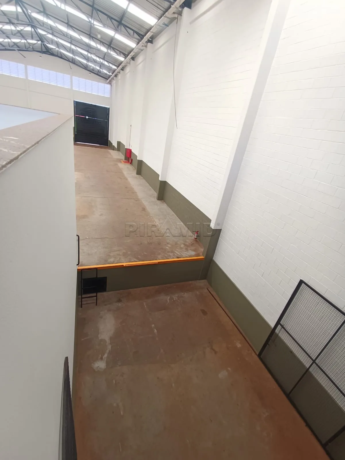 Alugar Comercial / Galp&atilde;o  Barrac&atilde;o em Ribeir&atilde;o Preto R$ 20.000,00 - Foto 4