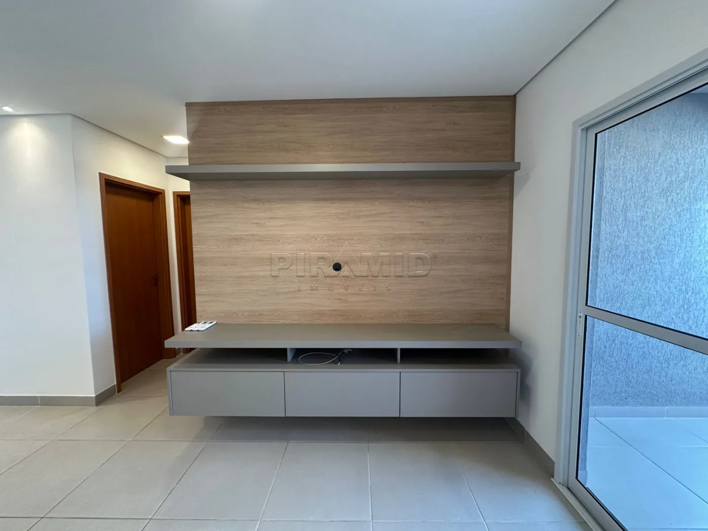Alugar Apartamento / Padr&atilde;o em Ribeir&atilde;o Preto R$ 2.800,00 - Foto 2
