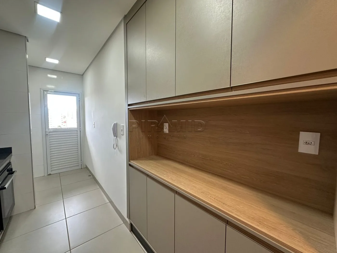 Alugar Apartamento / Padr&atilde;o em Ribeir&atilde;o Preto R$ 2.800,00 - Foto 13