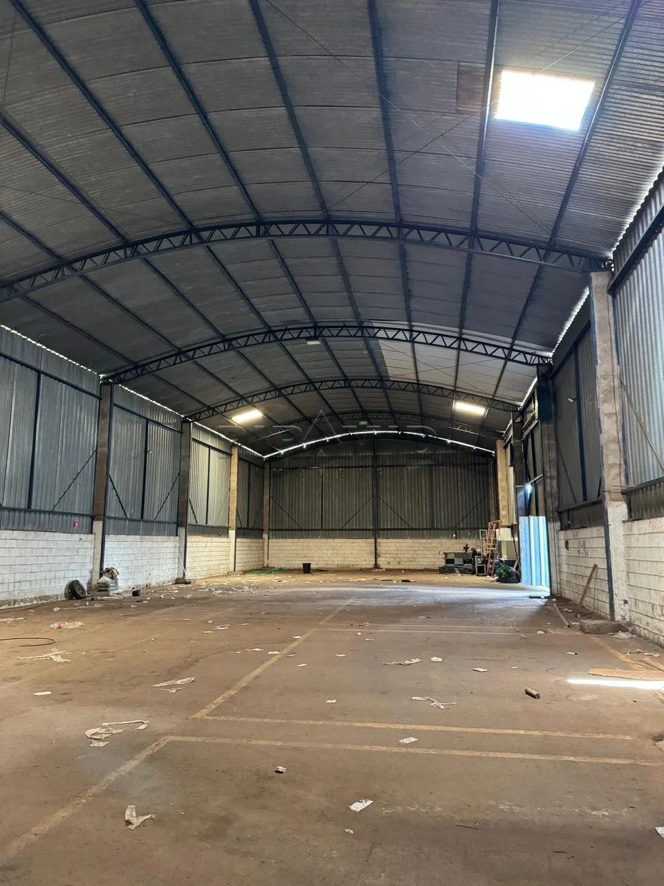 Alugar Comercial / Galp&atilde;o  Barrac&atilde;o em Ribeir&atilde;o Preto R$ 30.000,00 - Foto 2