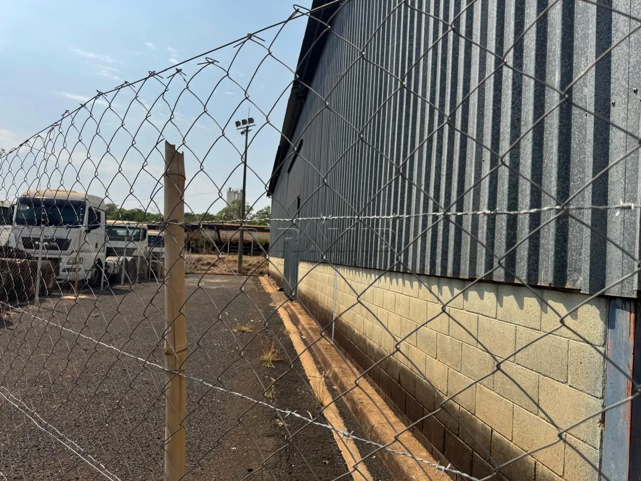 Alugar Comercial / Galp&atilde;o  Barrac&atilde;o em Ribeir&atilde;o Preto R$ 30.000,00 - Foto 9