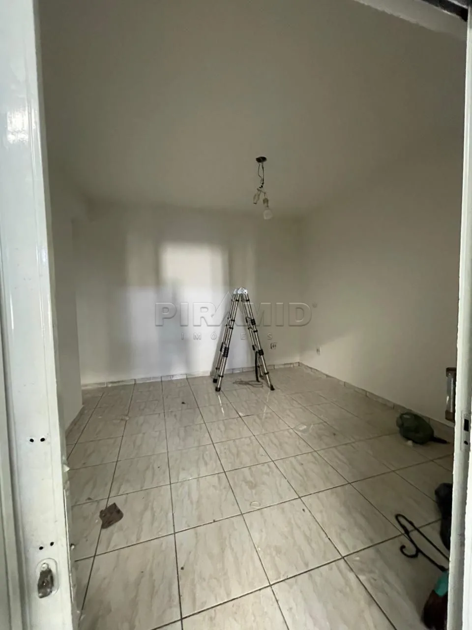 Alugar Comercial / Sal&atilde;o em Ribeir&atilde;o Preto R$ 3.200,00 - Foto 4