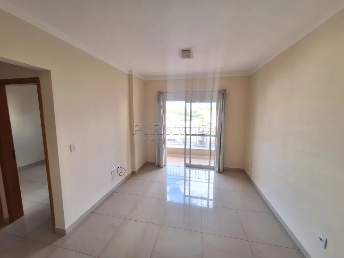 Alugar Apartamento / Padr&atilde;o em Ribeir&atilde;o Preto R$ 1.500,00 - Foto 1