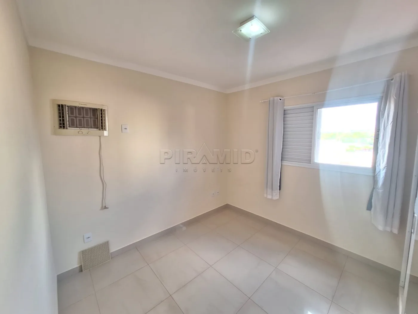 Alugar Apartamento / Padr&atilde;o em Ribeir&atilde;o Preto R$ 1.500,00 - Foto 5