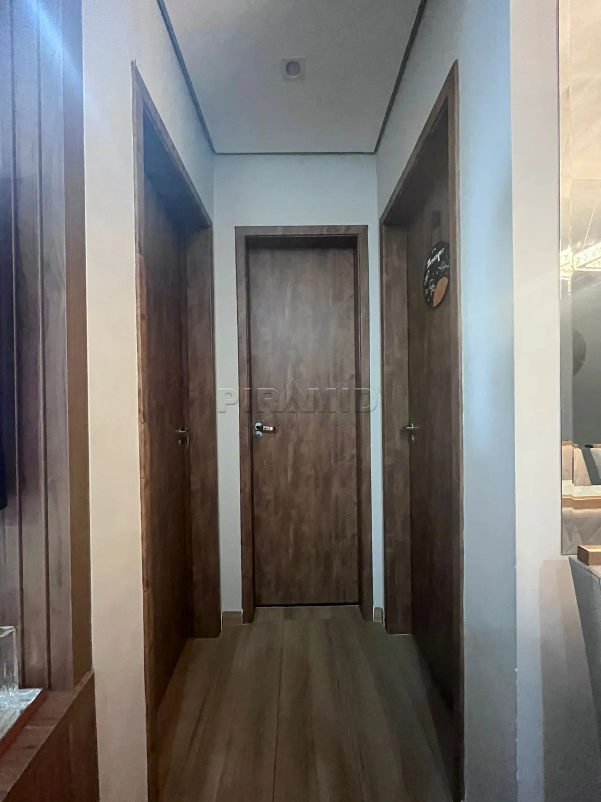 Alugar Apartamento / Padr&atilde;o em Ribeir&atilde;o Preto R$ 1.100,00 - Foto 2