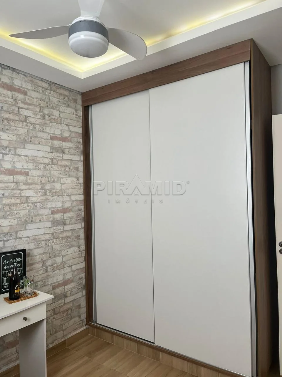 Alugar Apartamento / Padr&atilde;o em Ribeir&atilde;o Preto R$ 1.100,00 - Foto 4