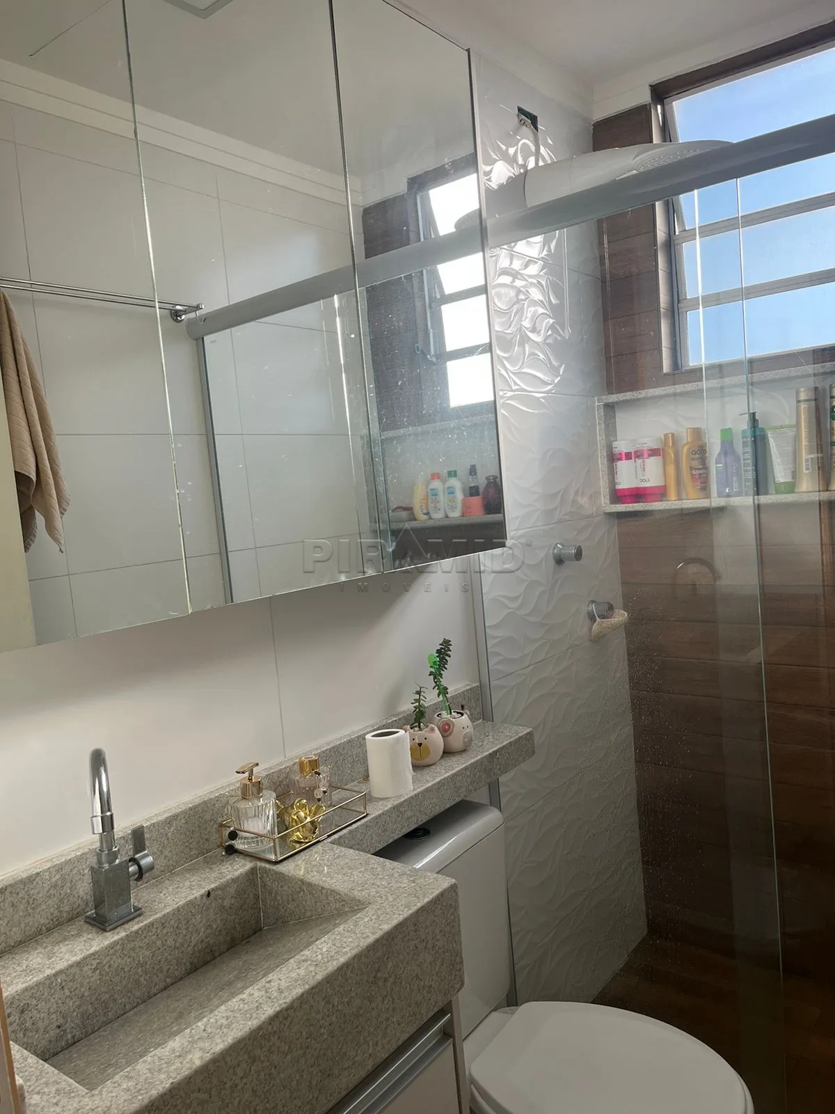 Alugar Apartamento / Padr&atilde;o em Ribeir&atilde;o Preto R$ 1.100,00 - Foto 12