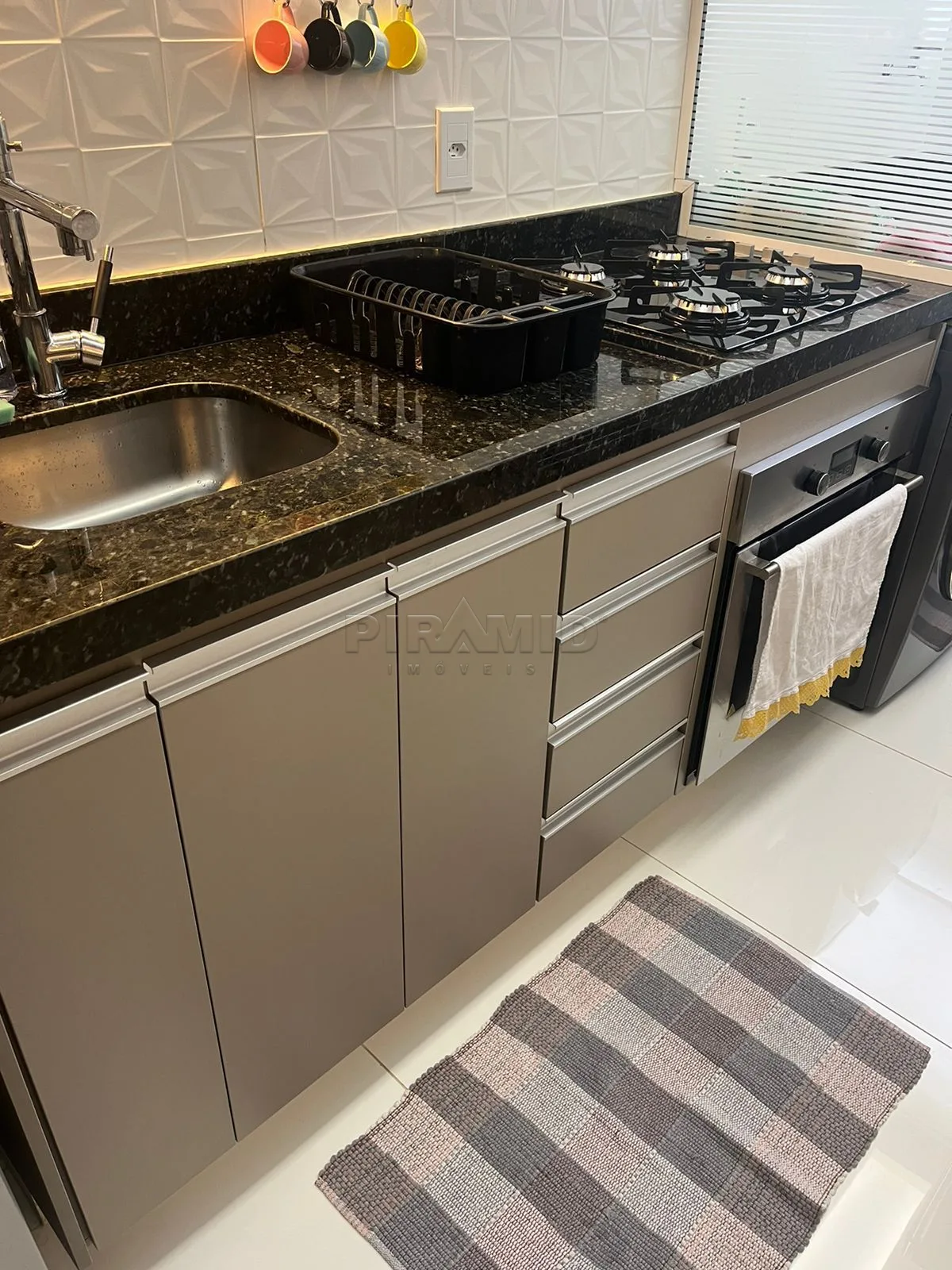 Alugar Apartamento / Padr&atilde;o em Ribeir&atilde;o Preto R$ 1.100,00 - Foto 15