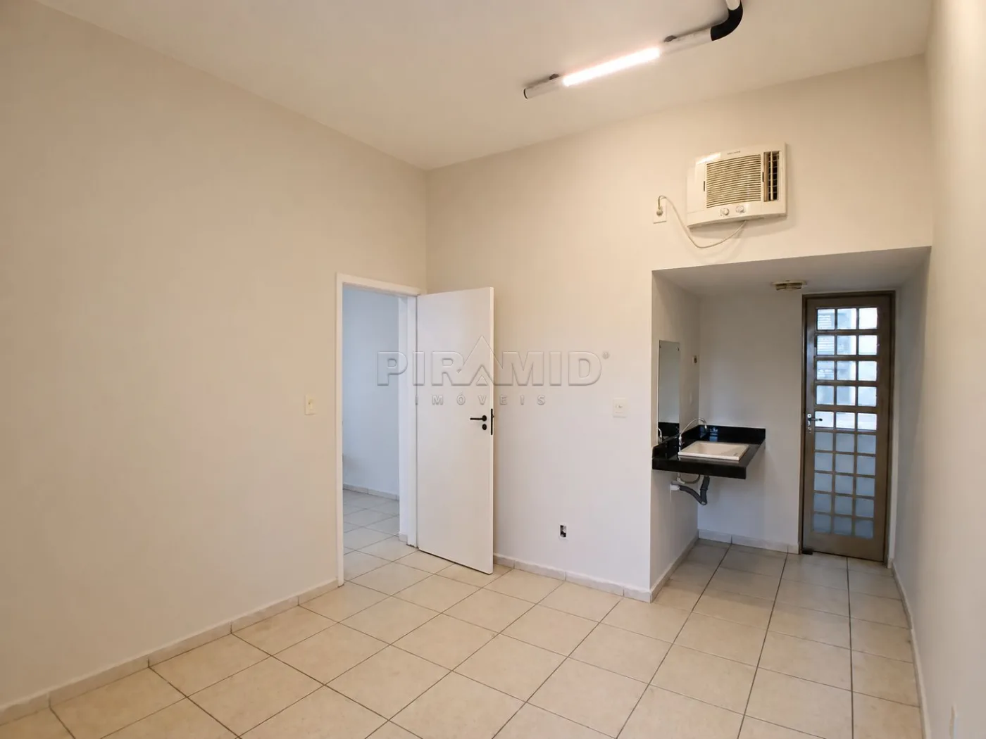 Alugar Comercial / Sala em Ribeir&atilde;o Preto R$ 900,00 - Foto 1