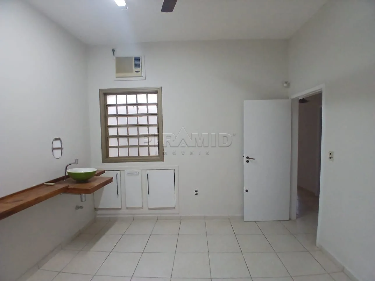 Alugar Comercial / Sala em Ribeir&atilde;o Preto R$ 900,00 - Foto 1