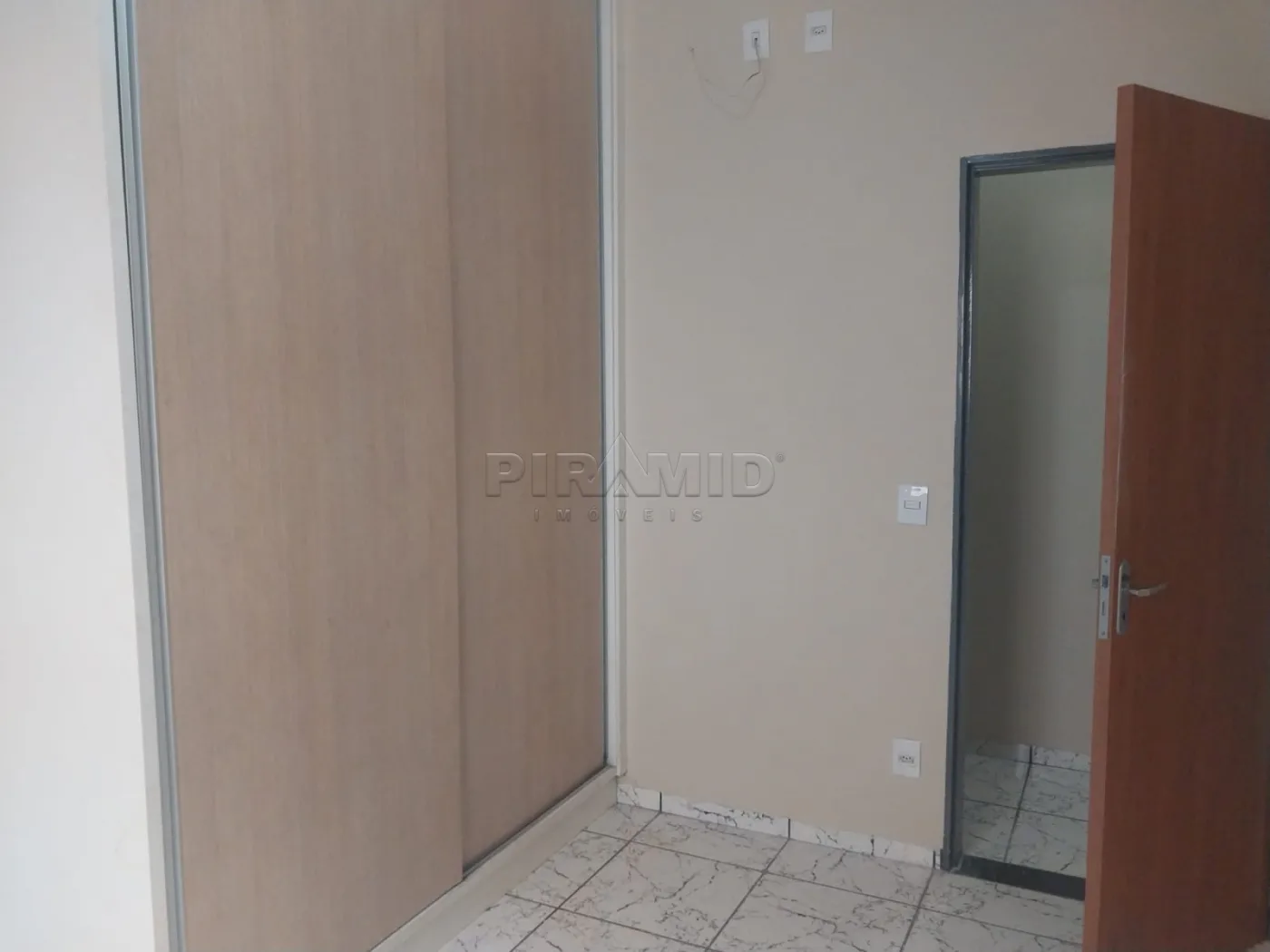 Alugar Casa / Padr&atilde;o em Ribeir&atilde;o Preto R$ 2.000,00 - Foto 14