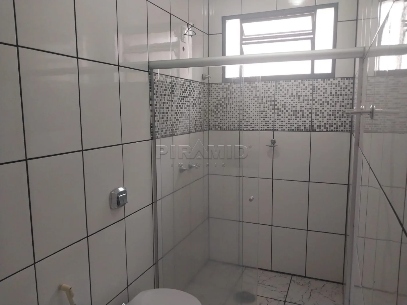 Alugar Casa / Padr&atilde;o em Ribeir&atilde;o Preto R$ 2.000,00 - Foto 17