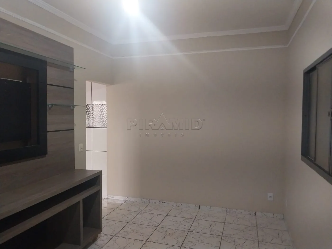 Alugar Casa / Padr&atilde;o em Ribeir&atilde;o Preto R$ 2.000,00 - Foto 2