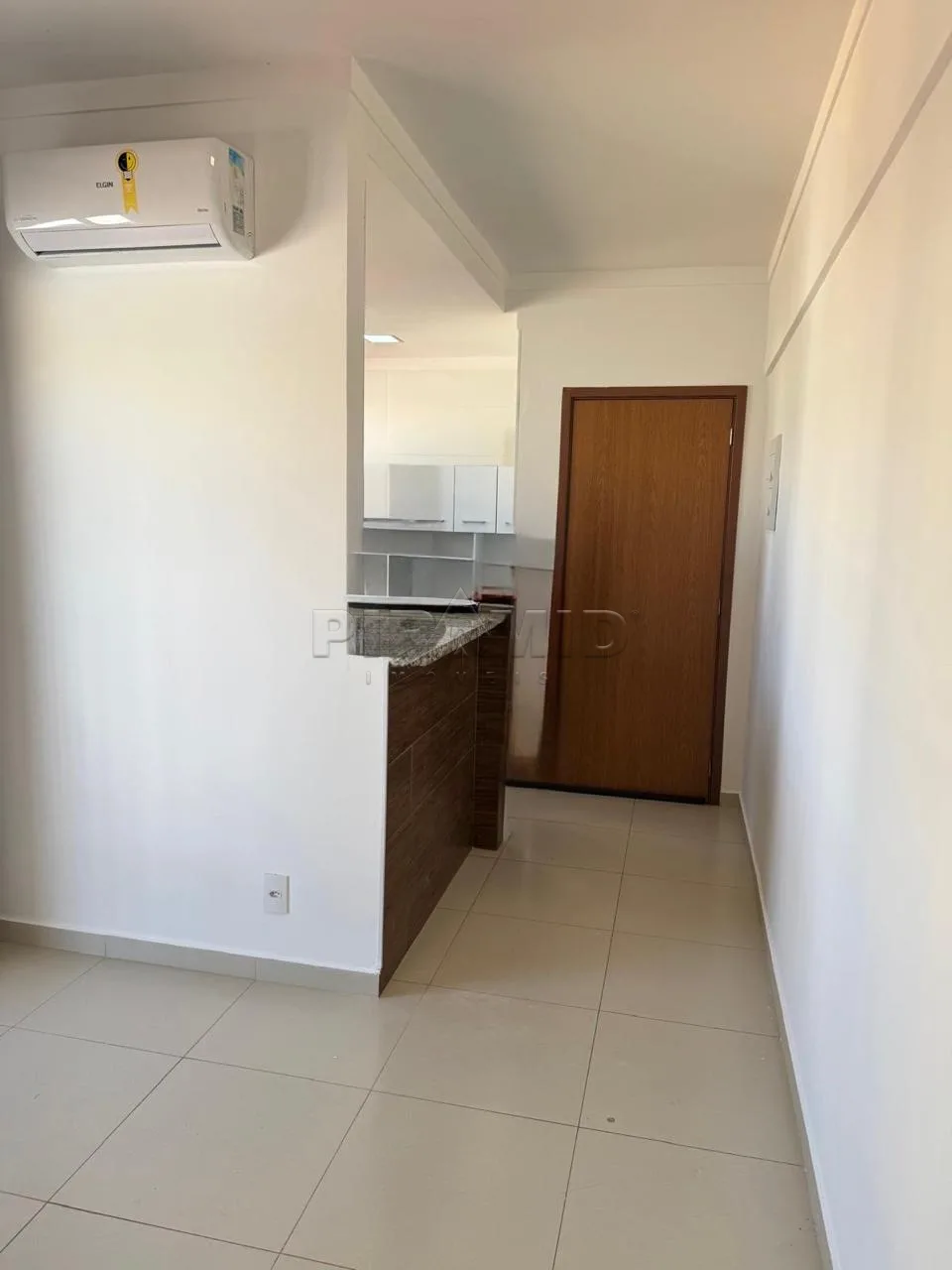 Alugar Apartamento / Padr&atilde;o em Ribeir&atilde;o Preto R$ 1.500,00 - Foto 1