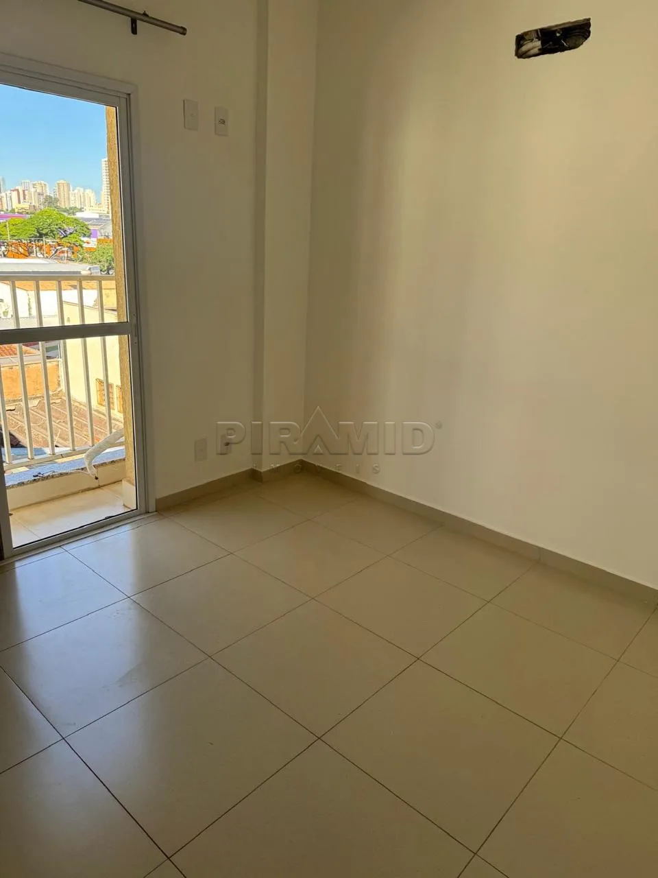 Alugar Apartamento / Padr&atilde;o em Ribeir&atilde;o Preto R$ 1.500,00 - Foto 2