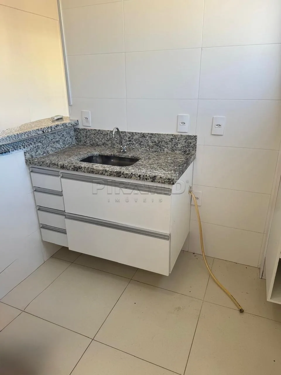 Alugar Apartamento / Padr&atilde;o em Ribeir&atilde;o Preto R$ 1.500,00 - Foto 5