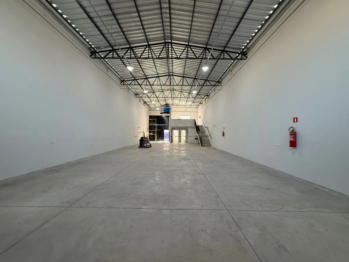 Alugar Comercial / Sal&atilde;o em Ribeir&atilde;o Preto R$ 7.000,00 - Foto 3