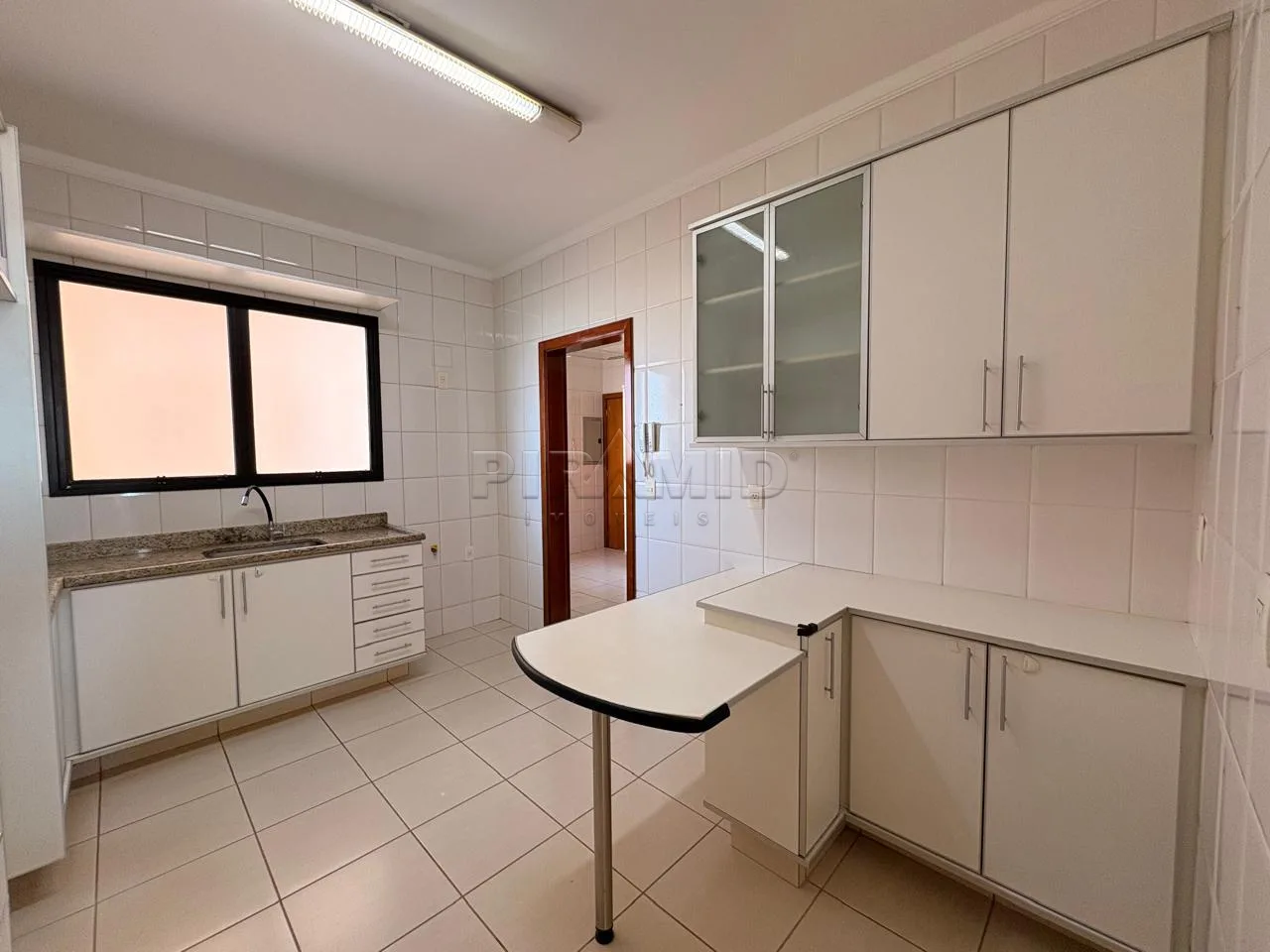 Alugar Apartamento / Padr&atilde;o em Ribeir&atilde;o Preto R$ 4.200,00 - Foto 7