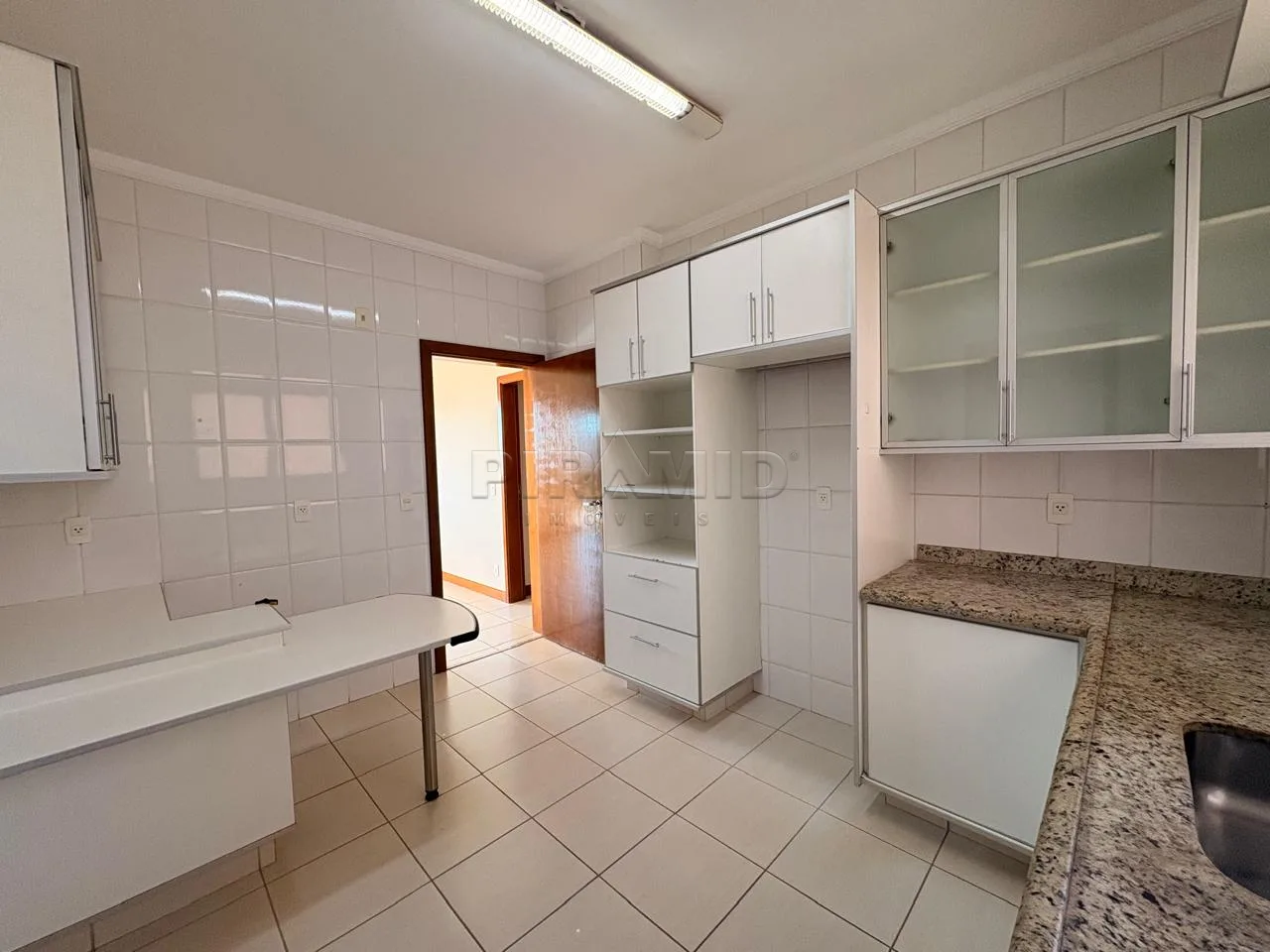 Alugar Apartamento / Padr&atilde;o em Ribeir&atilde;o Preto R$ 4.200,00 - Foto 8