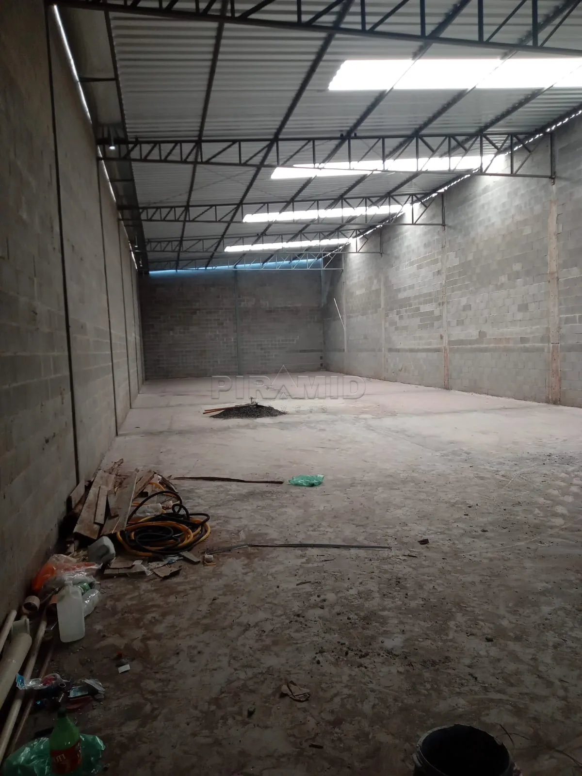 Alugar Comercial / Galp&atilde;o  Barrac&atilde;o em Ribeir&atilde;o Preto R$ 5.900,00 - Foto 2