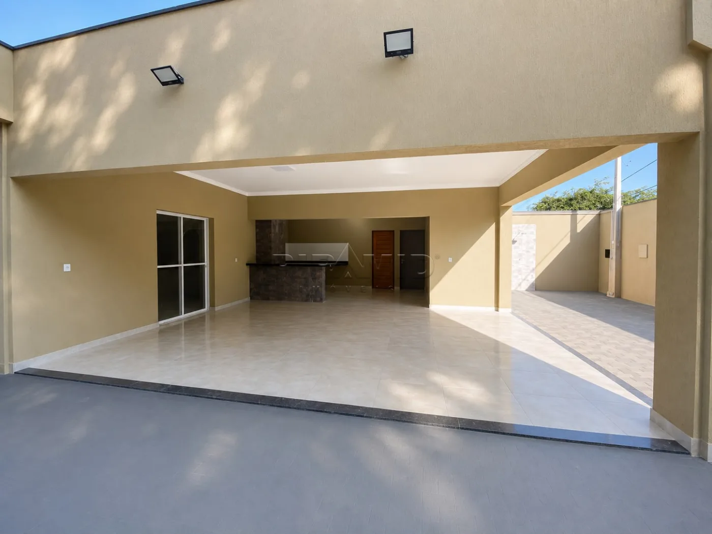 Alugar Casa / Padr&atilde;o em Ribeir&atilde;o Preto R$ 3.700,00 - Foto 2