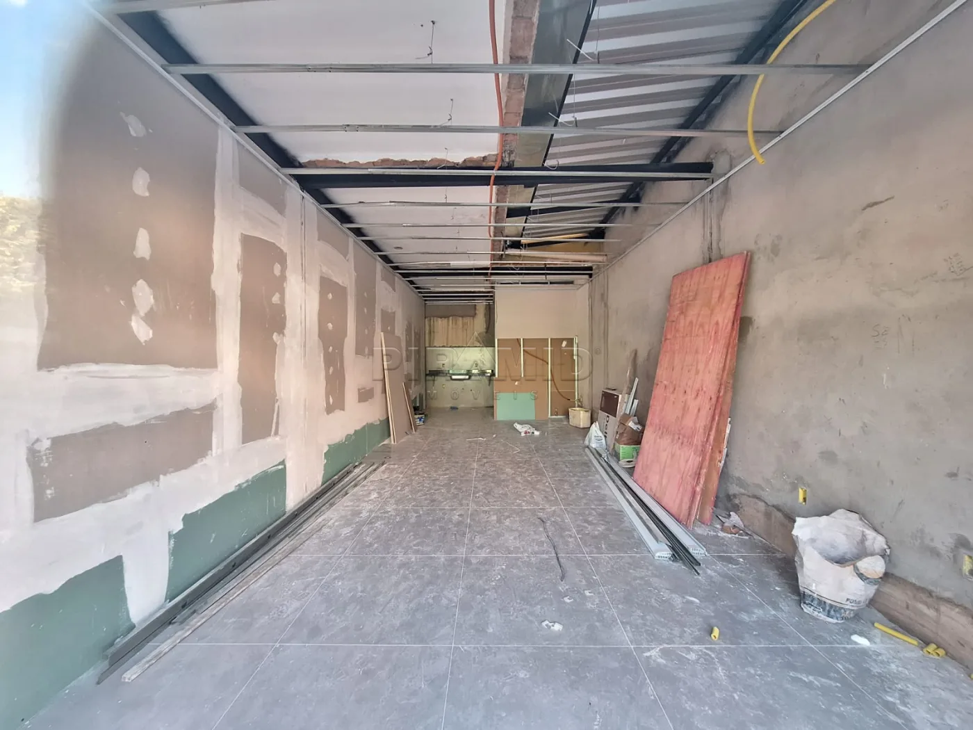 Alugar Comercial / Sal&atilde;o em Ribeir&atilde;o Preto R$ 2.800,00 - Foto 2