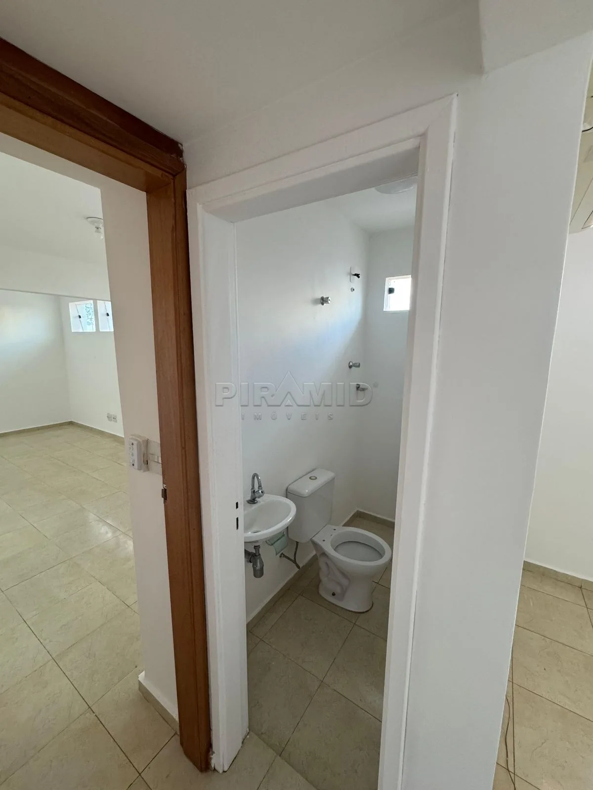 Alugar Comercial / Ponto Comercial em Ribeir&atilde;o Preto R$ 2.000,00 - Foto 3