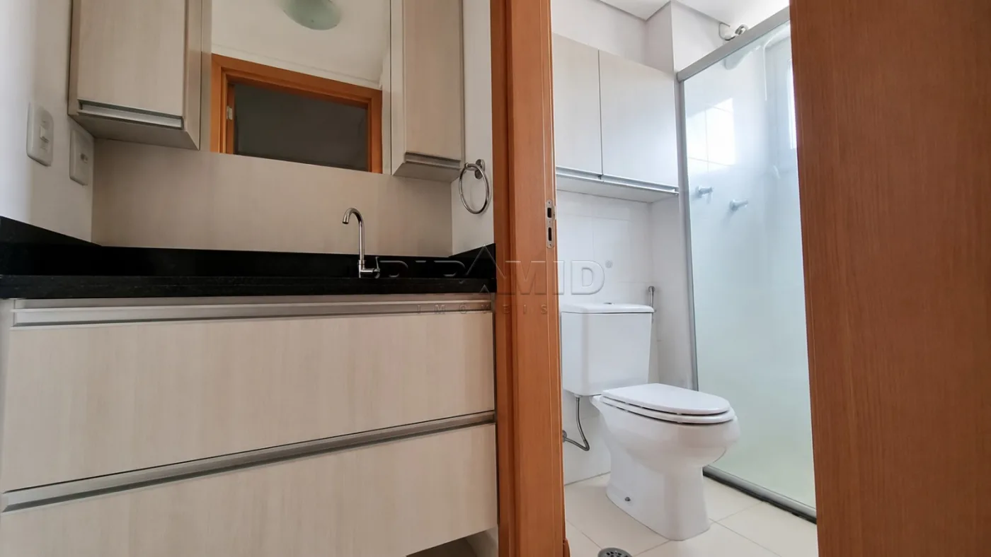 Alugar Apartamento / Padr&atilde;o em Ribeir&atilde;o Preto R$ 1.700,00 - Foto 3