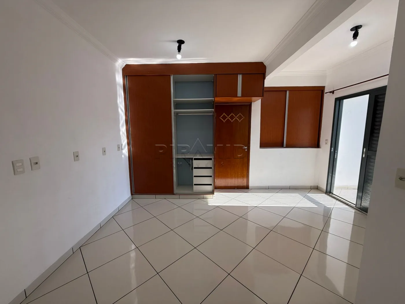 Alugar Casa / Padr&atilde;o em Ribeir&atilde;o Preto R$ 1.150,00 - Foto 6