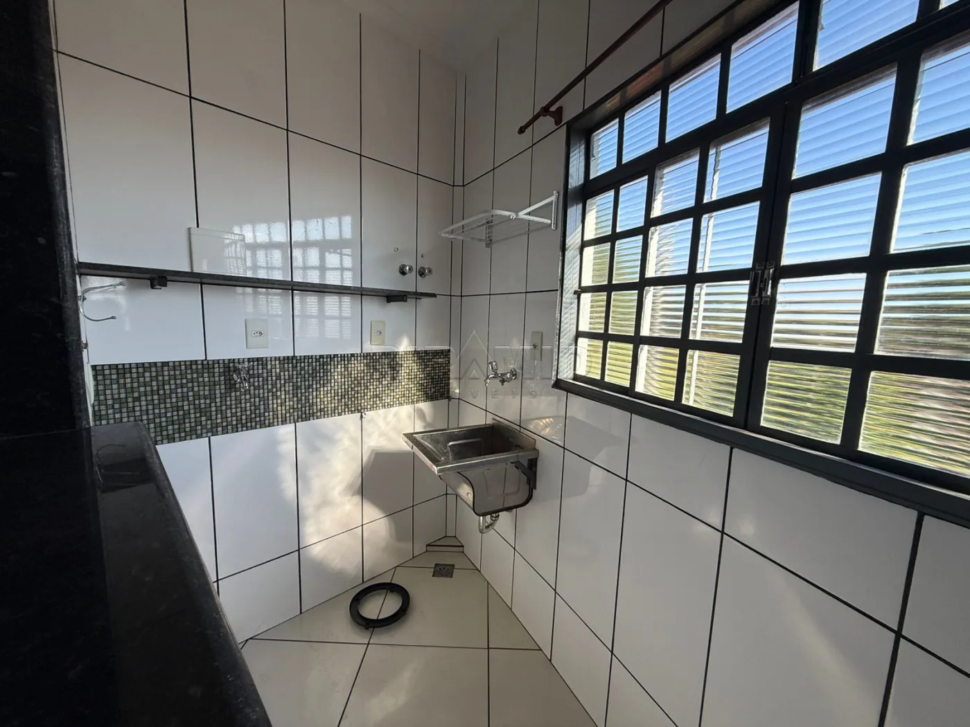 Alugar Casa / Padr&atilde;o em Ribeir&atilde;o Preto R$ 1.150,00 - Foto 10