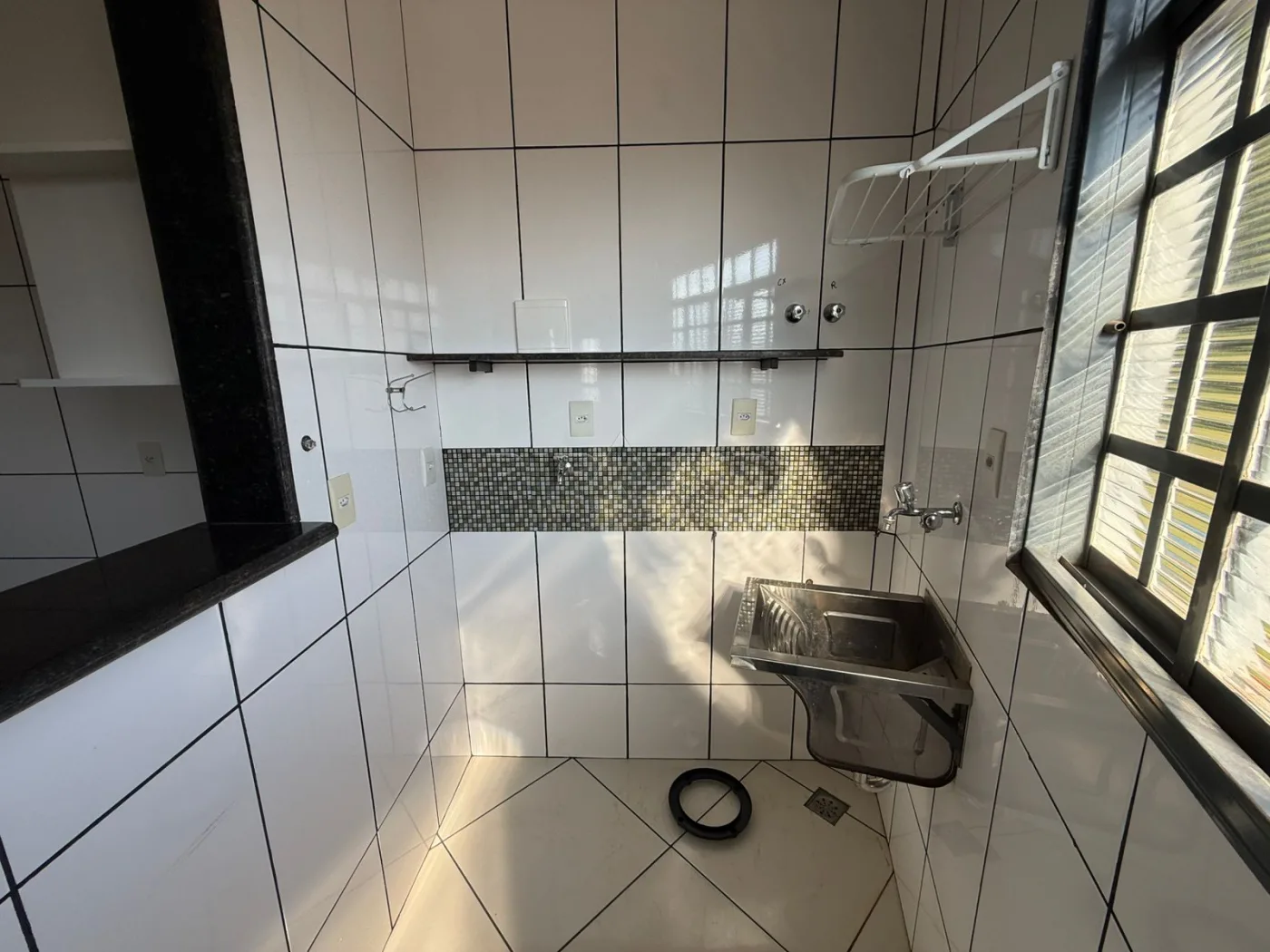 Alugar Casa / Padr&atilde;o em Ribeir&atilde;o Preto R$ 1.150,00 - Foto 11