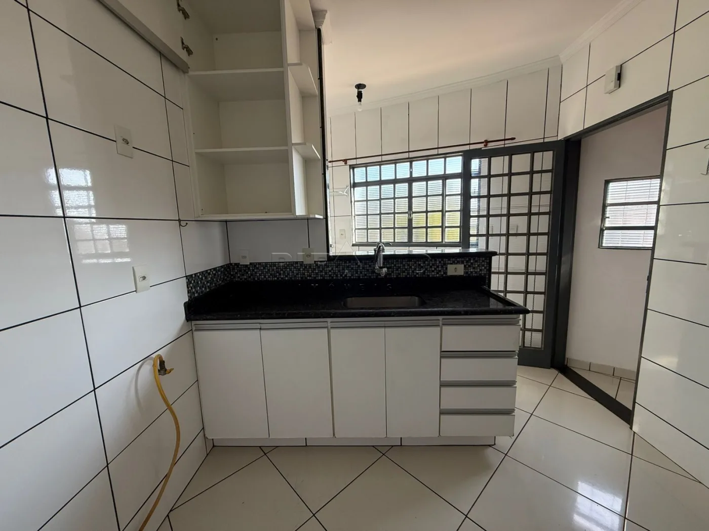 Alugar Casa / Padr&atilde;o em Ribeir&atilde;o Preto R$ 1.150,00 - Foto 13