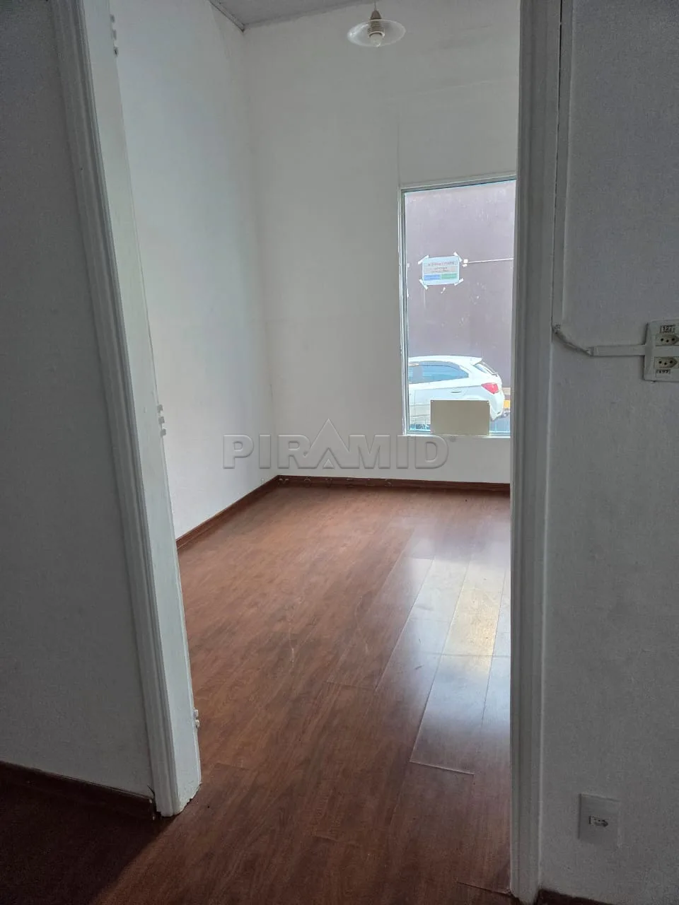 Alugar Comercial / Ponto Comercial em Ribeir&atilde;o Preto R$ 3.500,00 - Foto 4