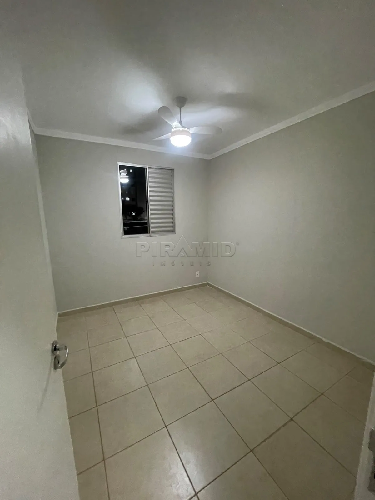 Alugar Apartamento / Padr&atilde;o em Ribeir&atilde;o Preto R$ 1.800,00 - Foto 3