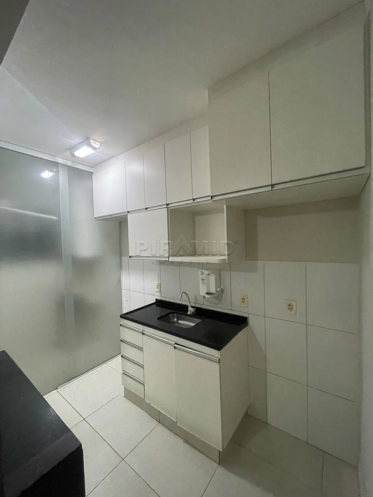 Alugar Apartamento / Padr&atilde;o em Ribeir&atilde;o Preto R$ 1.800,00 - Foto 6