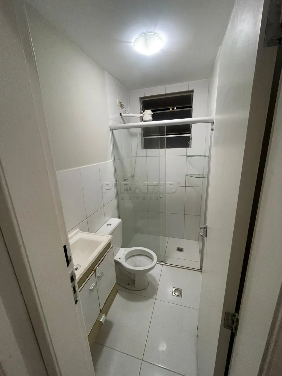 Alugar Apartamento / Padr&atilde;o em Ribeir&atilde;o Preto R$ 1.800,00 - Foto 8