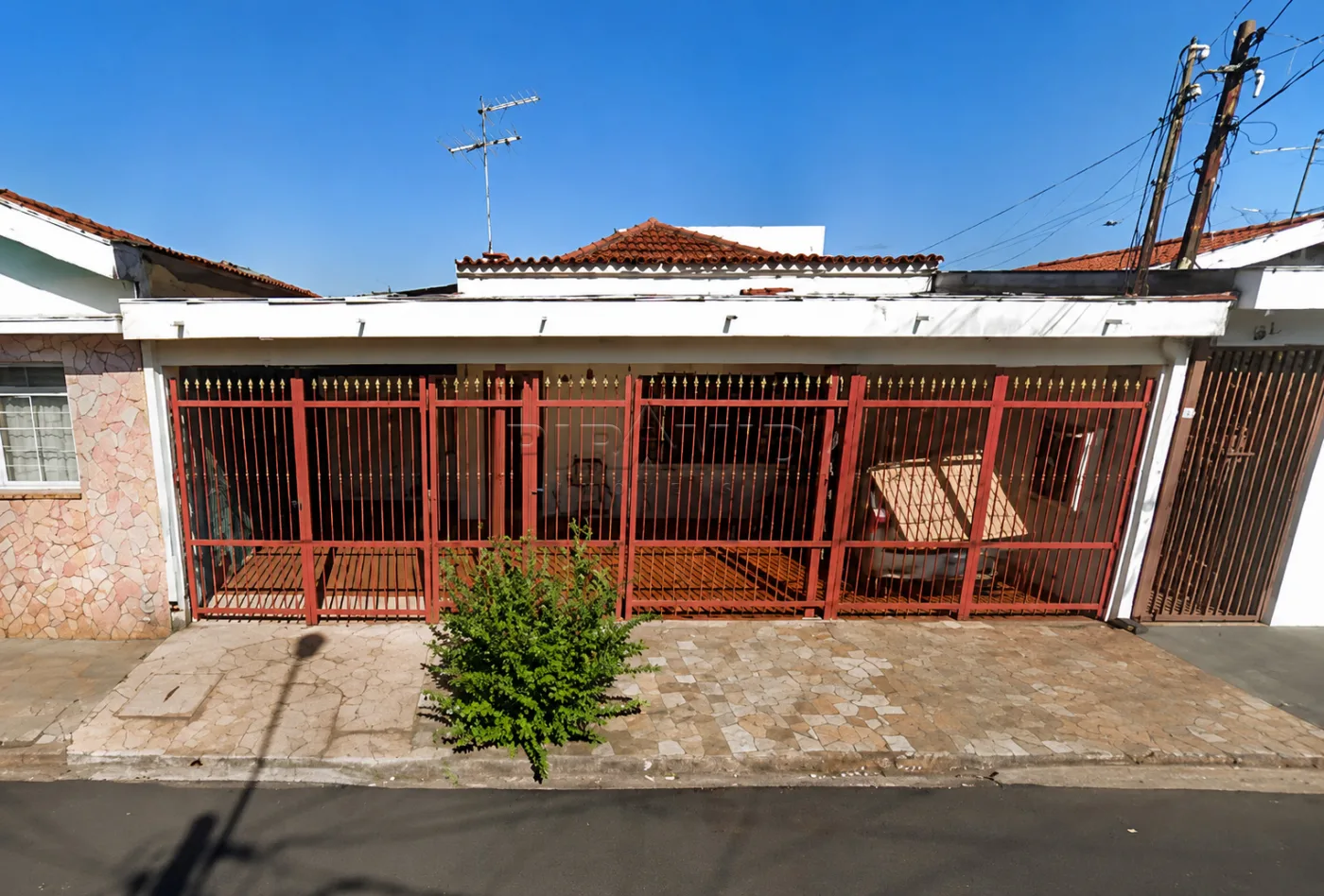 Comprar Casa / Padr&atilde;o em Ribeir&atilde;o Preto R$ 330.000,00 - Foto 1