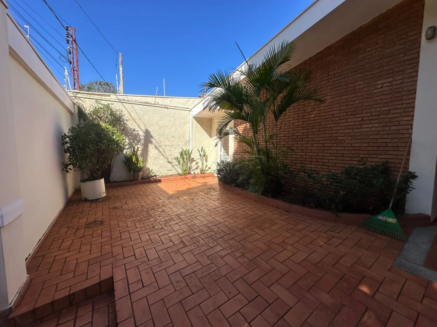 Alugar Casa / Padr&atilde;o em Ribeir&atilde;o Preto R$ 3.300,00 - Foto 2