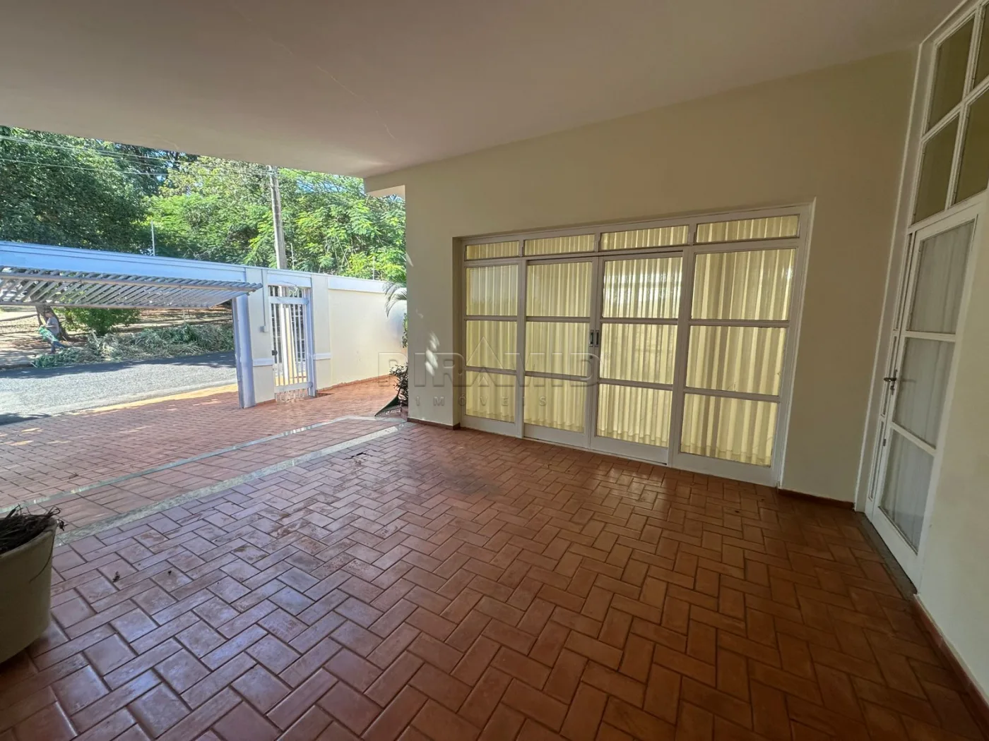 Alugar Casa / Padr&atilde;o em Ribeir&atilde;o Preto R$ 3.300,00 - Foto 3