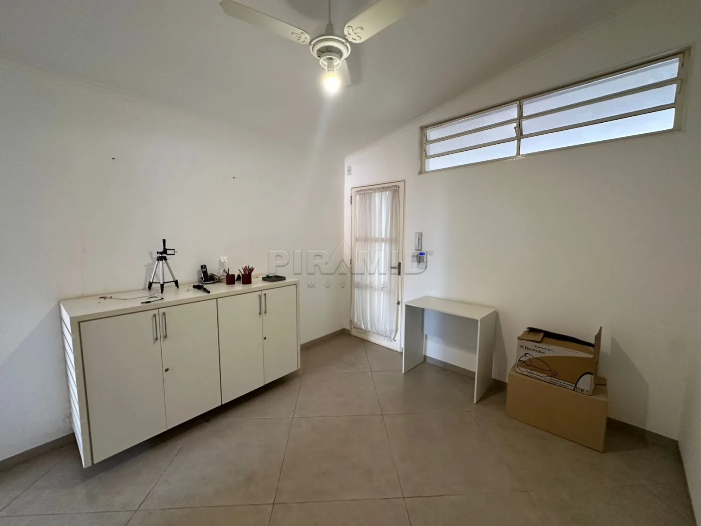 Alugar Casa / Padr&atilde;o em Ribeir&atilde;o Preto R$ 3.300,00 - Foto 8