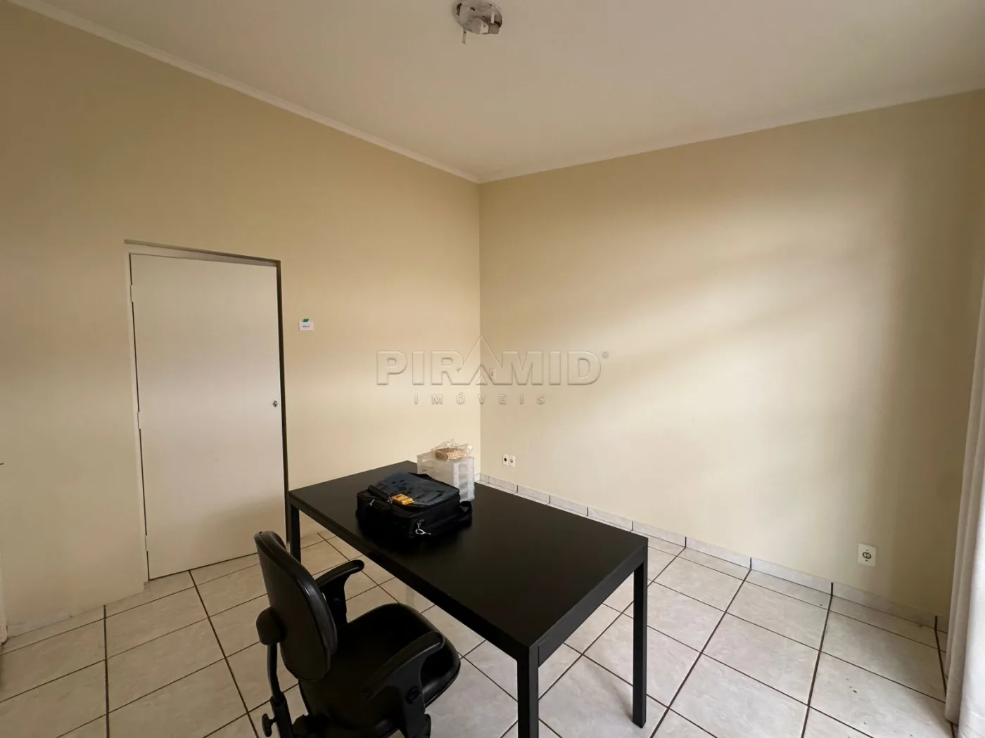 Alugar Casa / Padr&atilde;o em Ribeir&atilde;o Preto R$ 3.300,00 - Foto 10