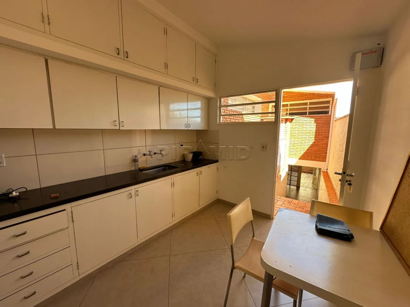 Alugar Casa / Padr&atilde;o em Ribeir&atilde;o Preto R$ 3.300,00 - Foto 21