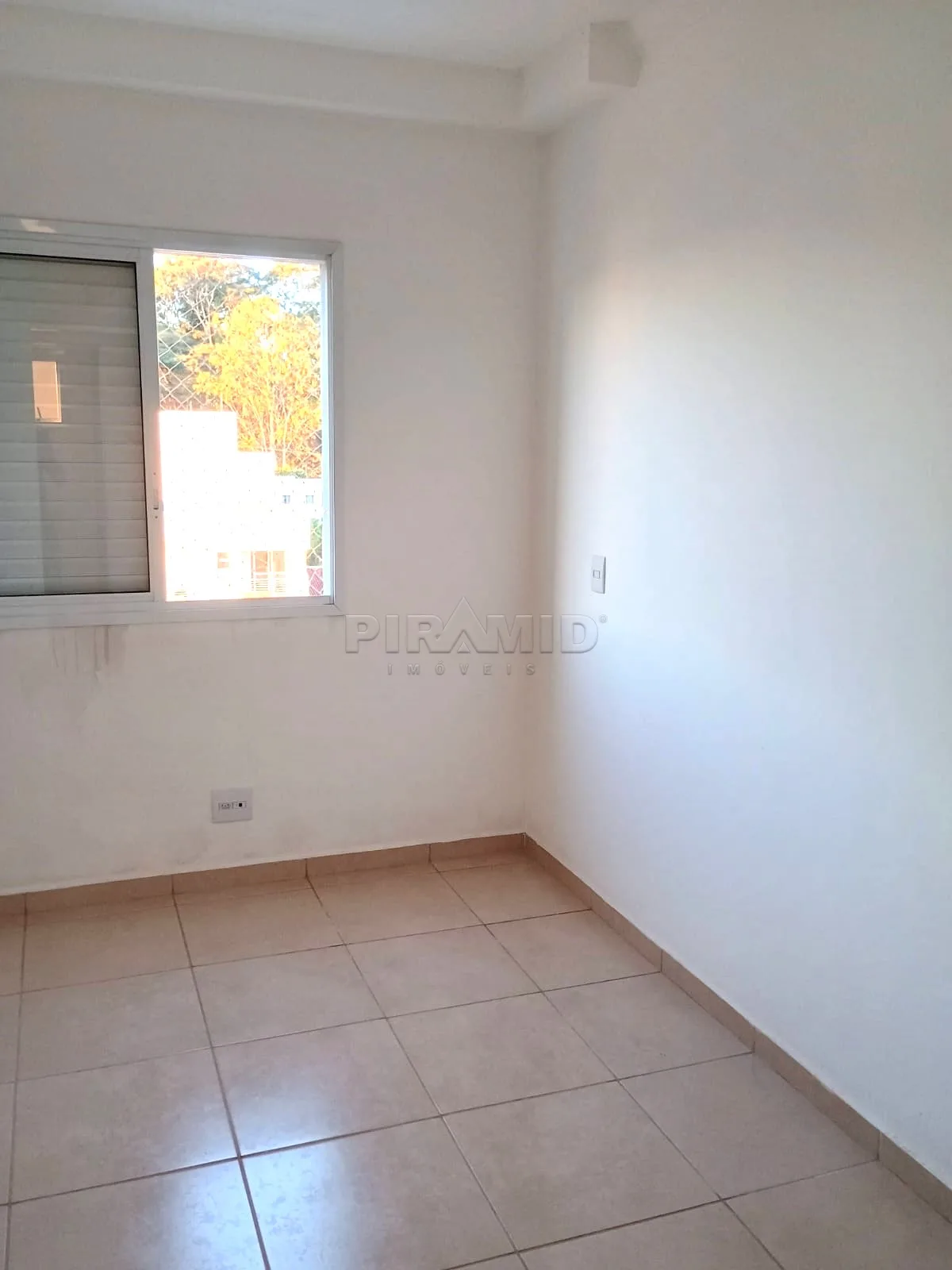 Alugar Apartamento / Padr&atilde;o em Ribeir&atilde;o Preto R$ 1.600,00 - Foto 3